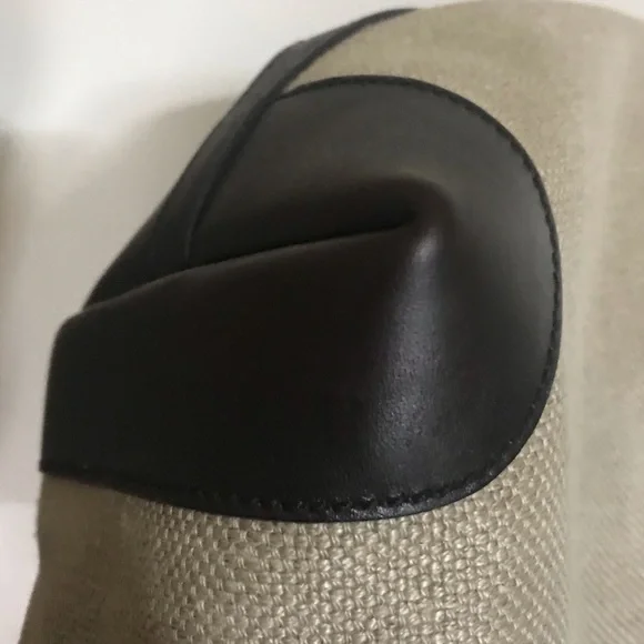 Hot Find! Gucci Signature Tote - Rare Collectable, Made in Italy, Like New - Picture 13 of 15